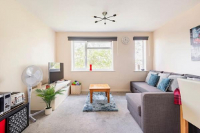 Charming Entire 2-Bedroom House in Milton Keynes